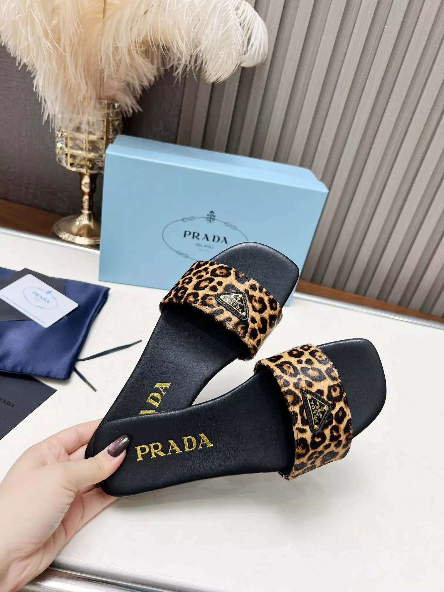 Prada Slippers For Women Soft 7639