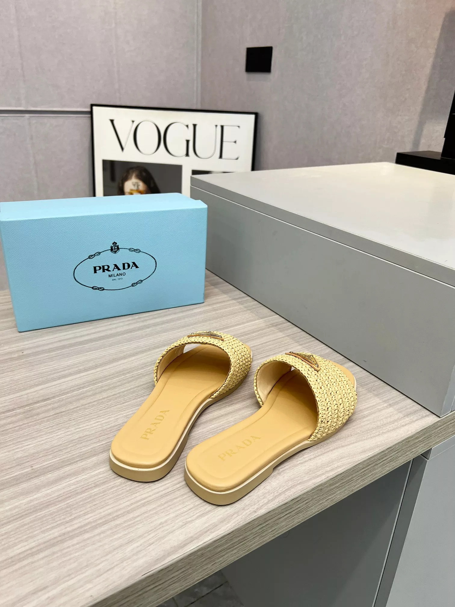 Prada Slippers For Women Vibrant 2165