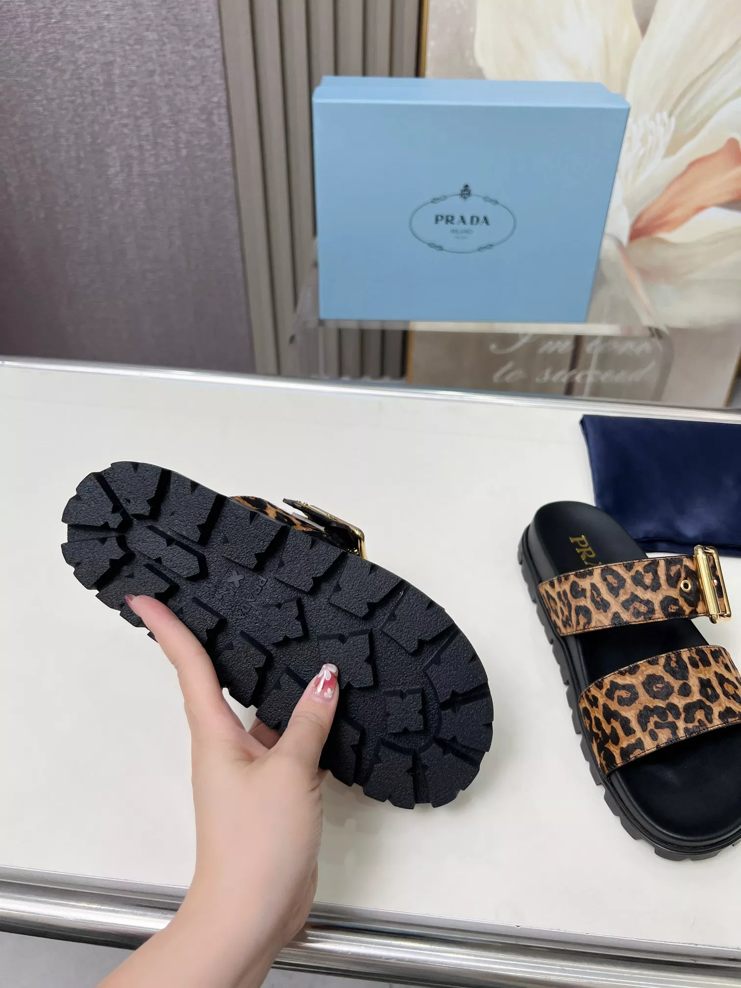 Prada Slippers For Women WellDesigned 3225