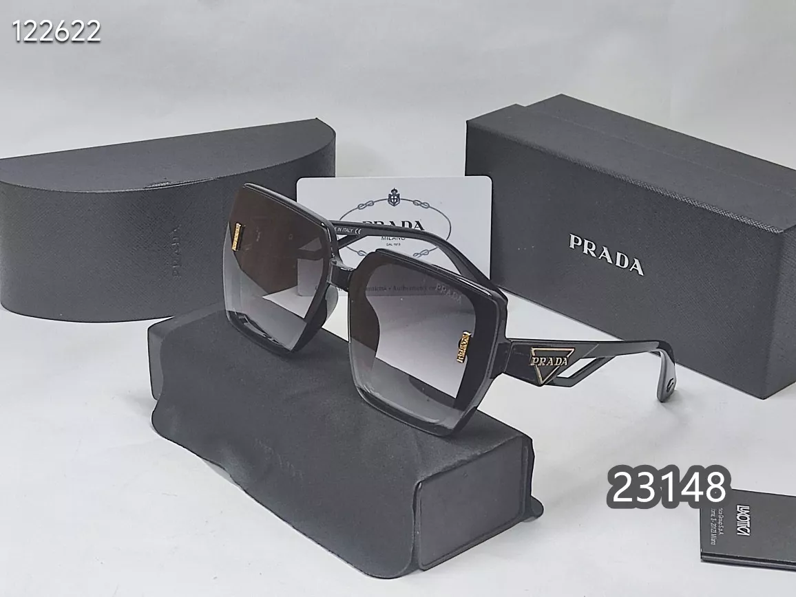 Prada Sunglasses WellDesigned 1385