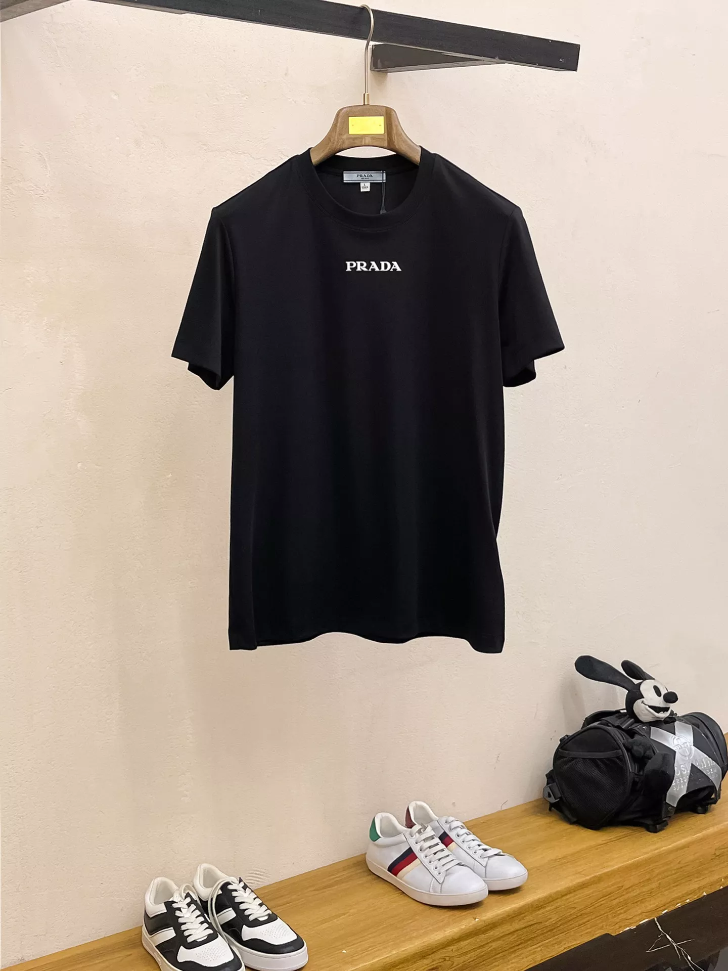 Prada T-Shirts Short Sleeved For Men Durable 8669