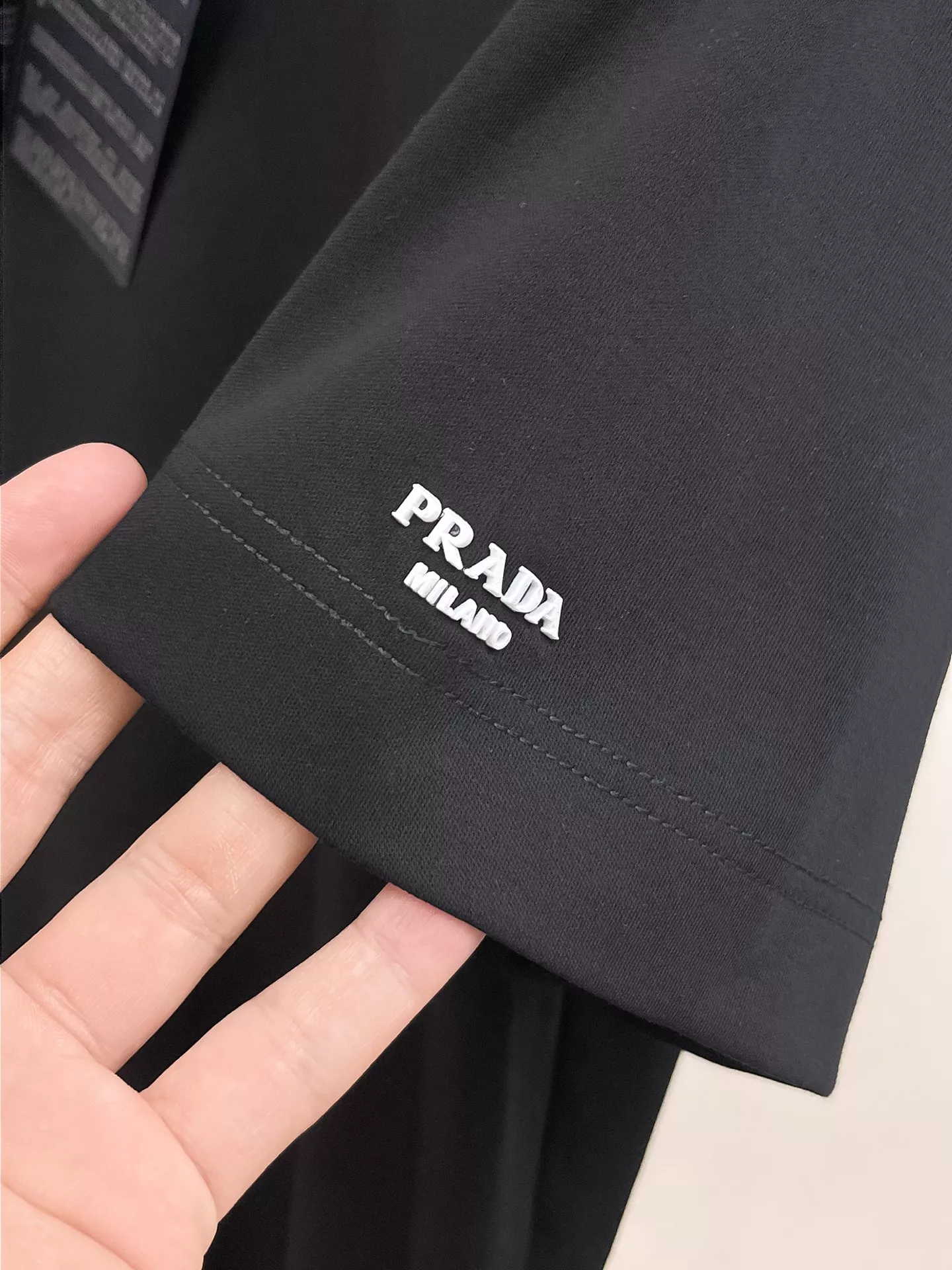 Prada T-Shirts Short Sleeved For Men Durable 8669