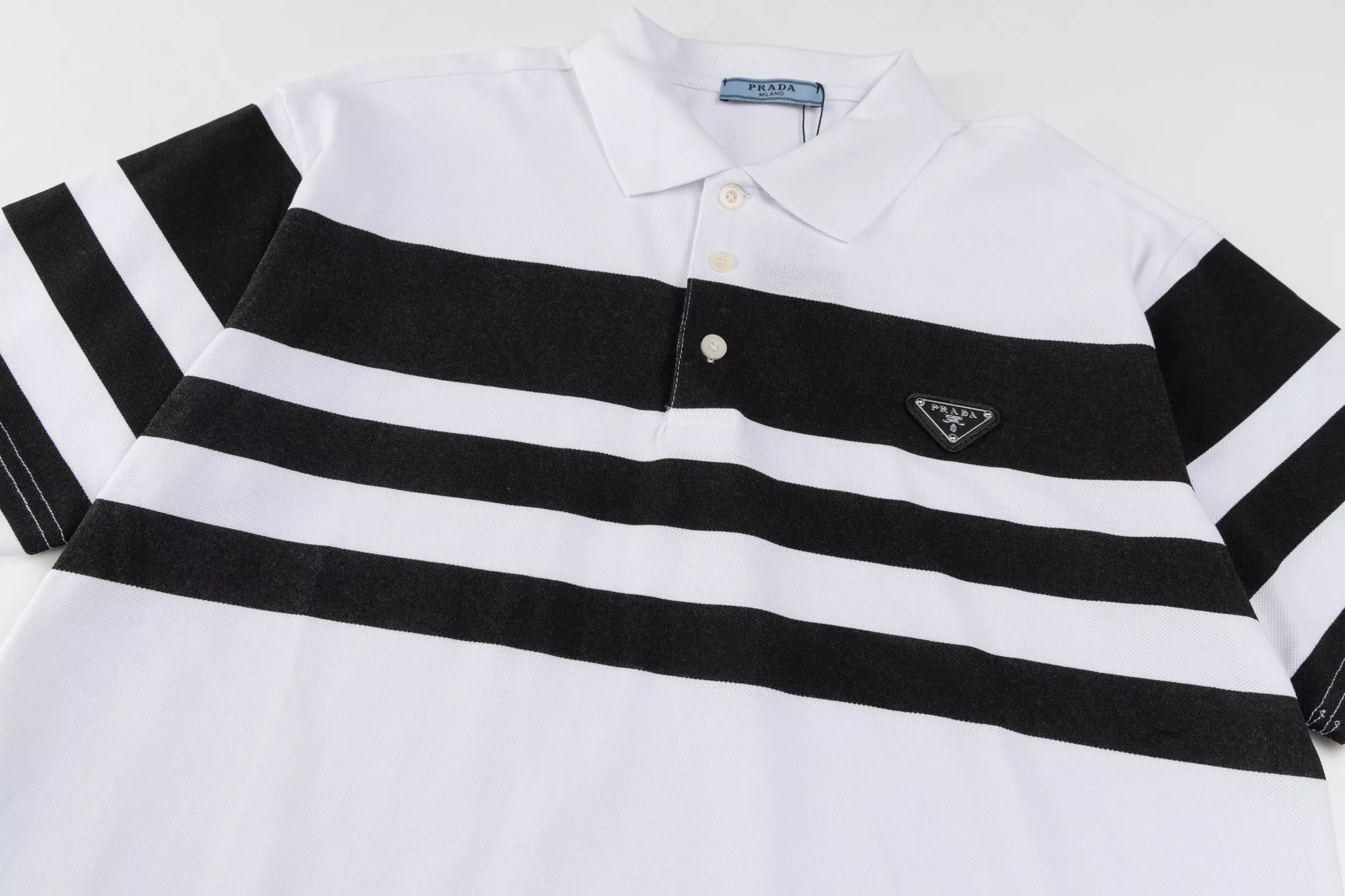 Prada T-Shirts Short Sleeved For Men Sleek 8070