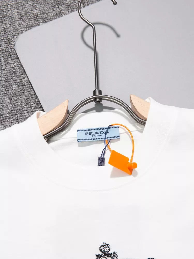 Prada T-Shirts Short Sleeved For Unisex Comfortable 8969