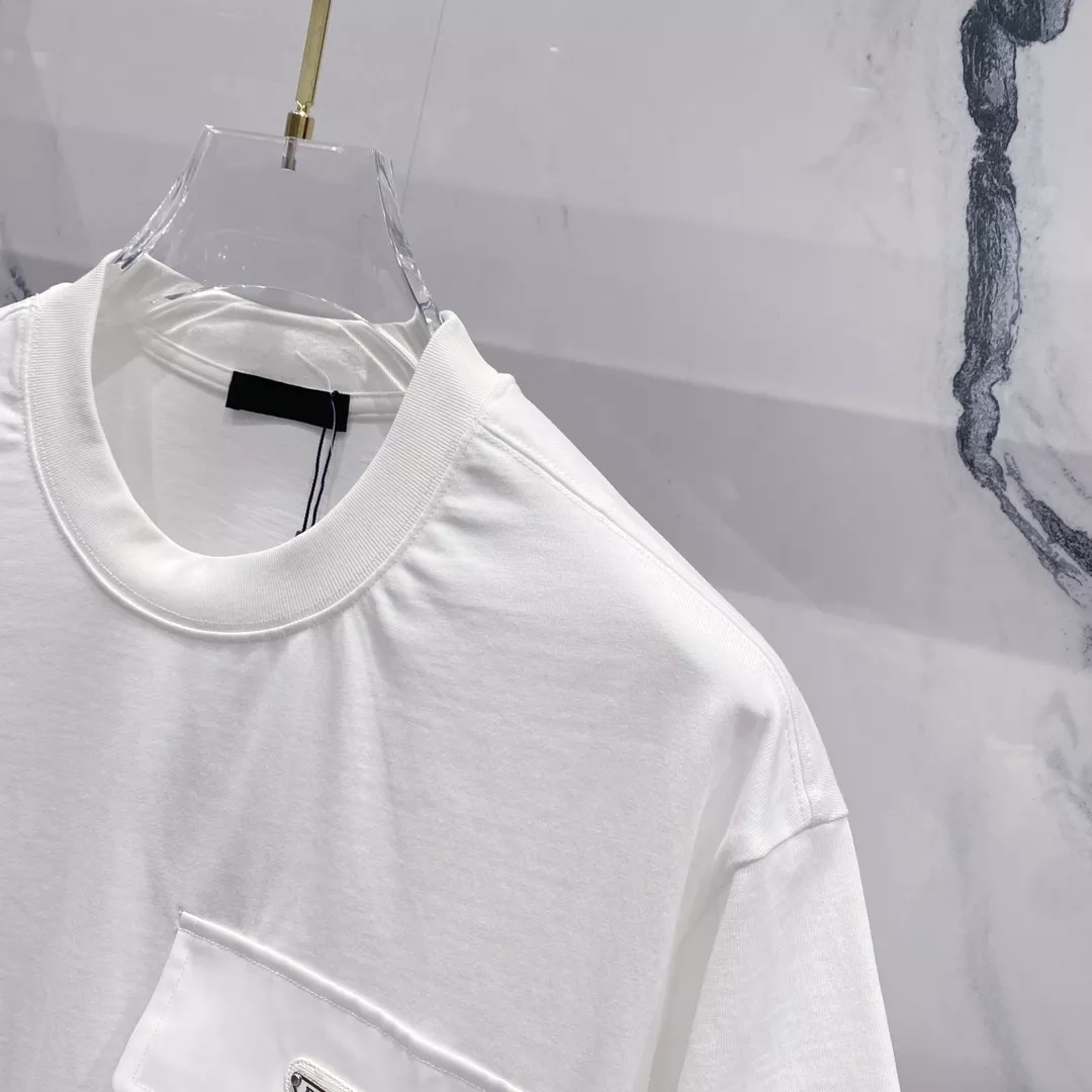 Prada T-Shirts Short Sleeved For Unisex Resilient 3208