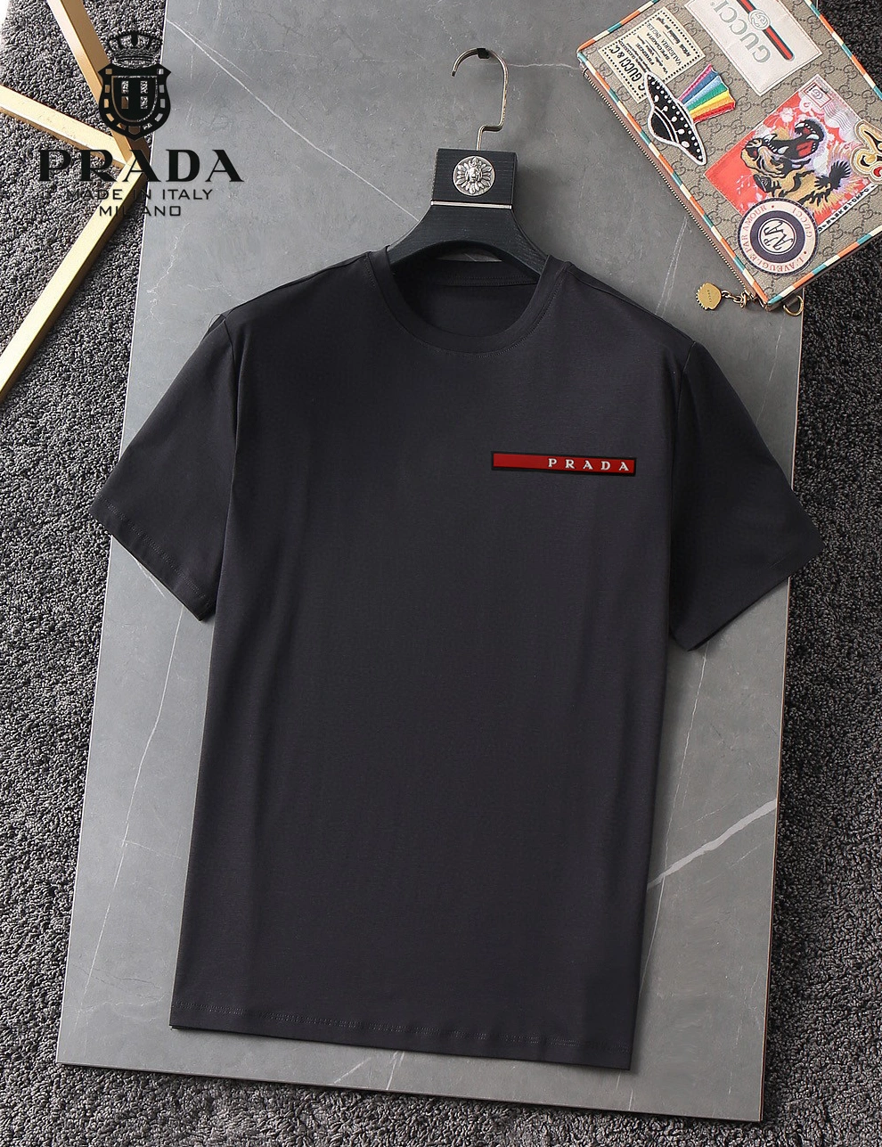 Prada T-Shirts Short Sleeved For Unisex Sleek 7286