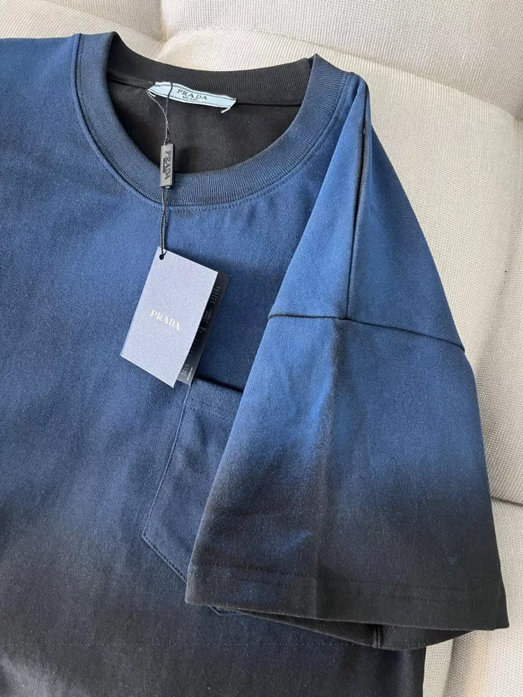 Prada T-Shirts Short Sleeved For Unisex Trendsetting 2482