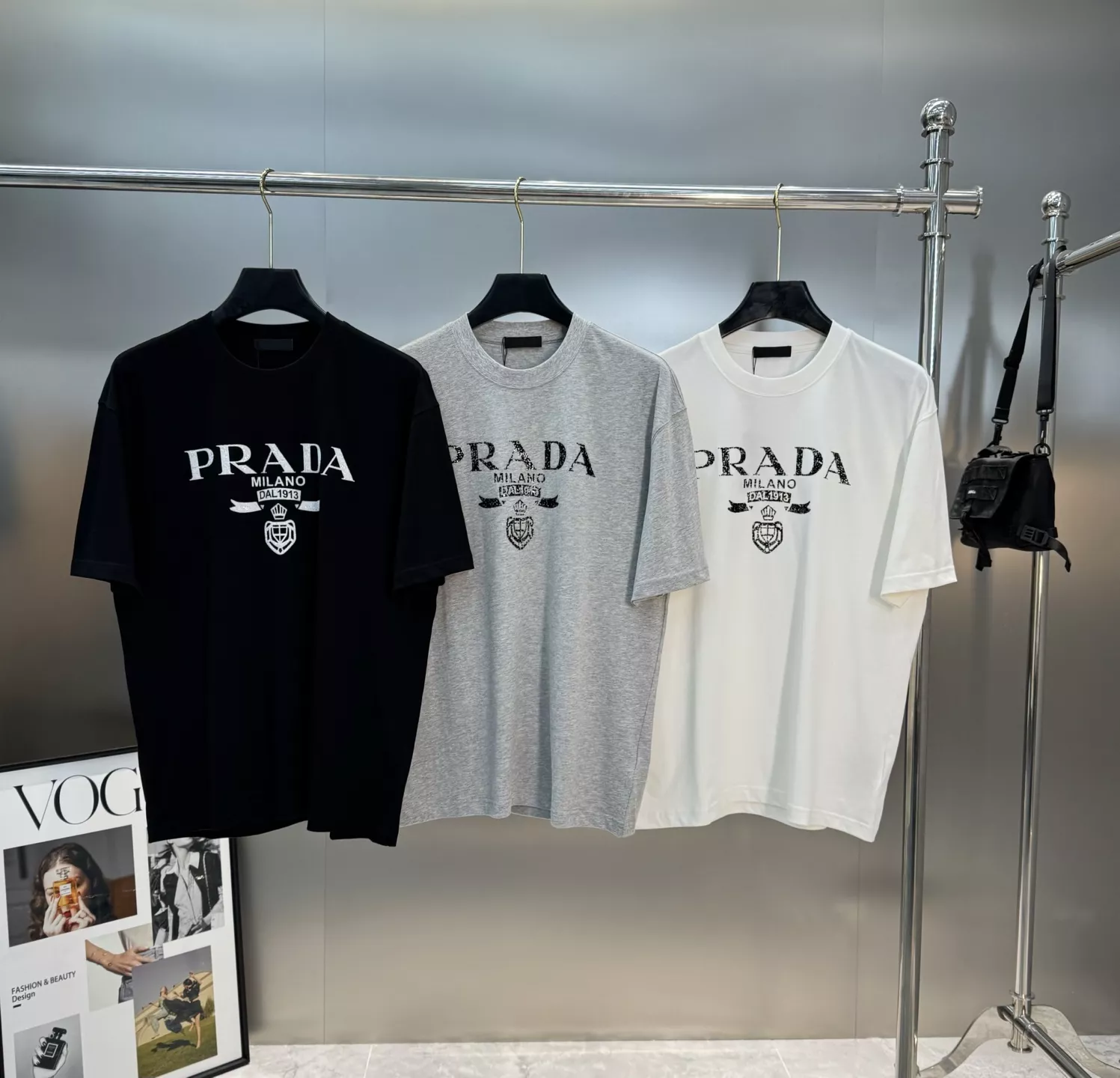 Prada T-Shirts Short Sleeved For Unisex Trendy 6135