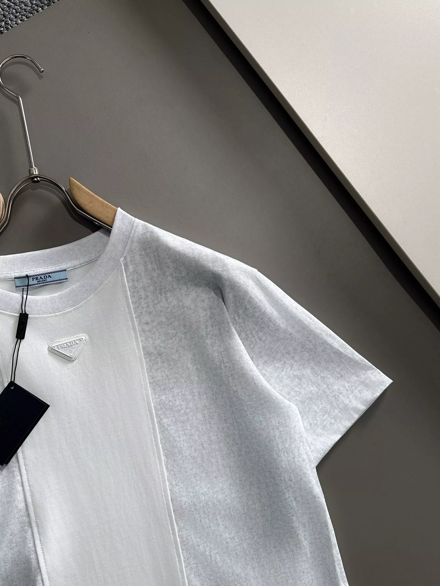 Prada T-Shirts Short Sleeved For Unisex WellDesigned 4786
