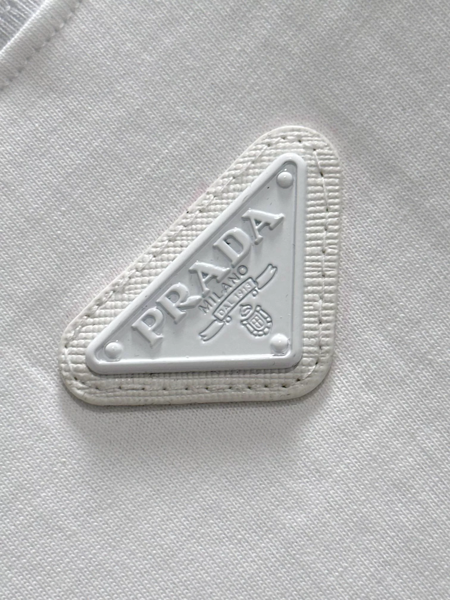 Prada T-Shirts Short Sleeved For Unisex WellDesigned 4786