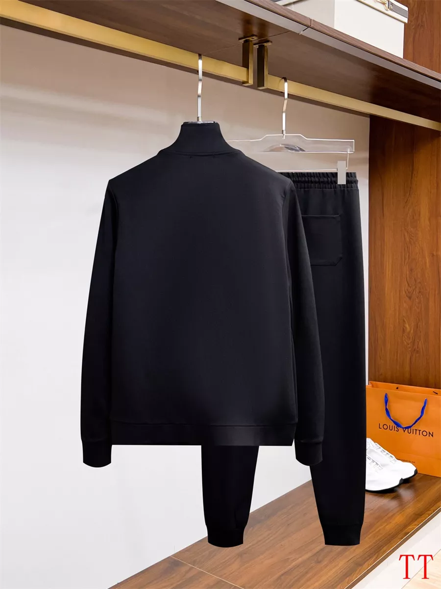 Prada Tracksuits Long Sleeved For Men Compact 2741