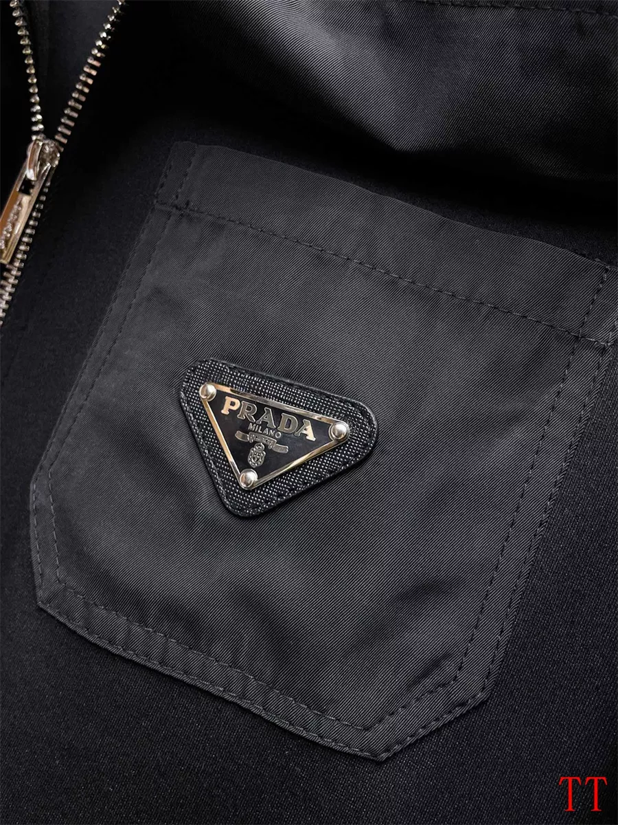 Prada Tracksuits Long Sleeved For Men Compact 2741
