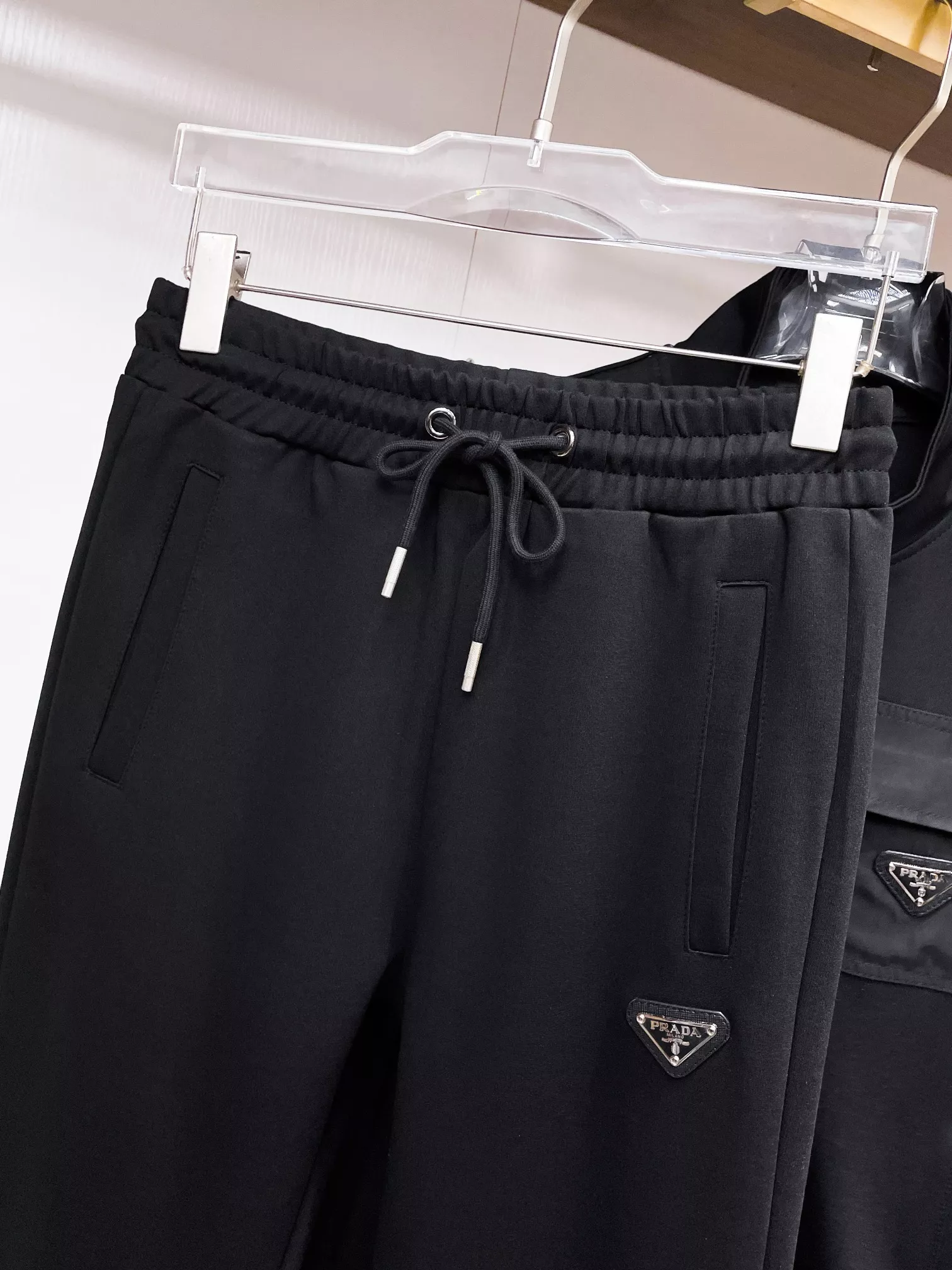 Prada Tracksuits Long Sleeved For Men Durable 662