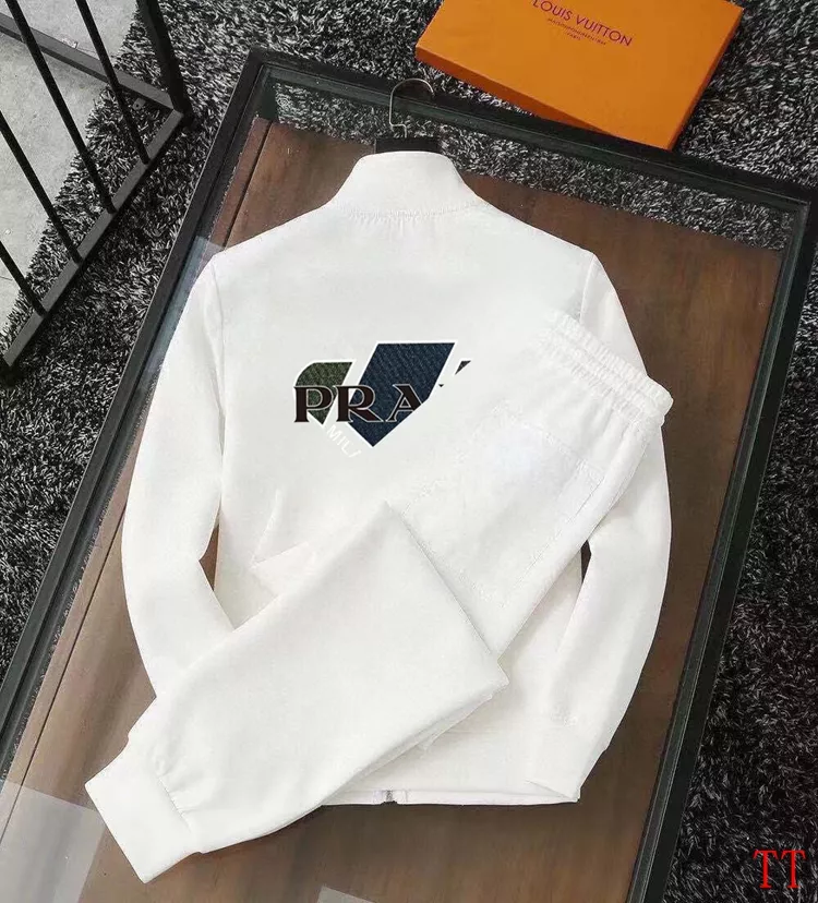 Prada Tracksuits Long Sleeved For Men WellDesigned 866