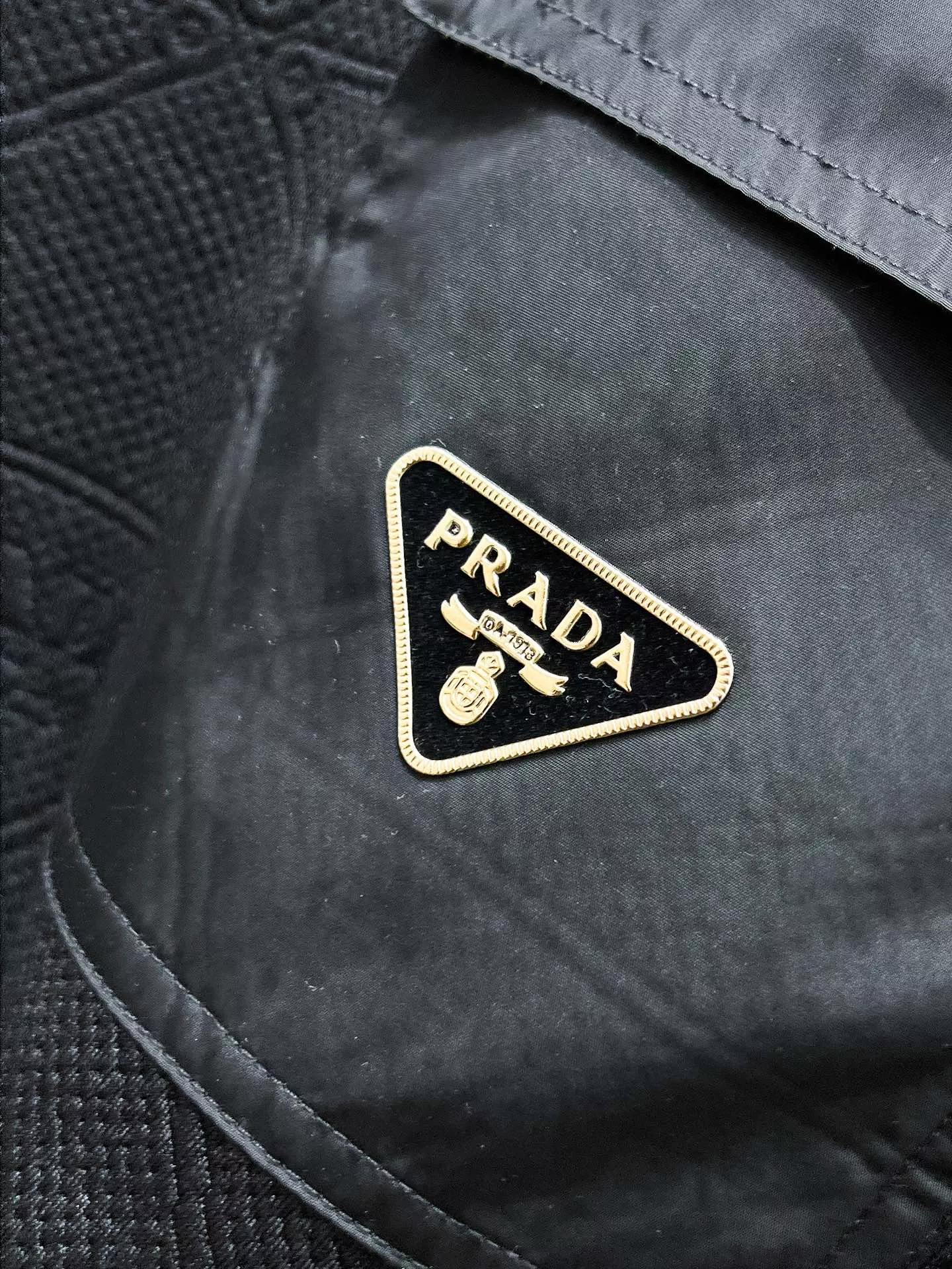 Prada Tracksuits Short Sleeved For Men EyeCatching 532