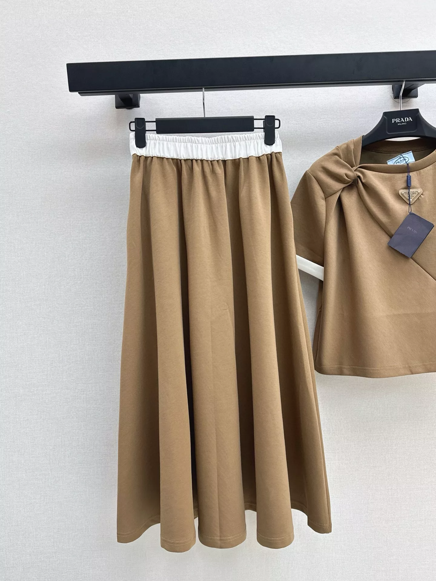 Prada Tracksuits Short Sleeved For Women Minimalist 8077