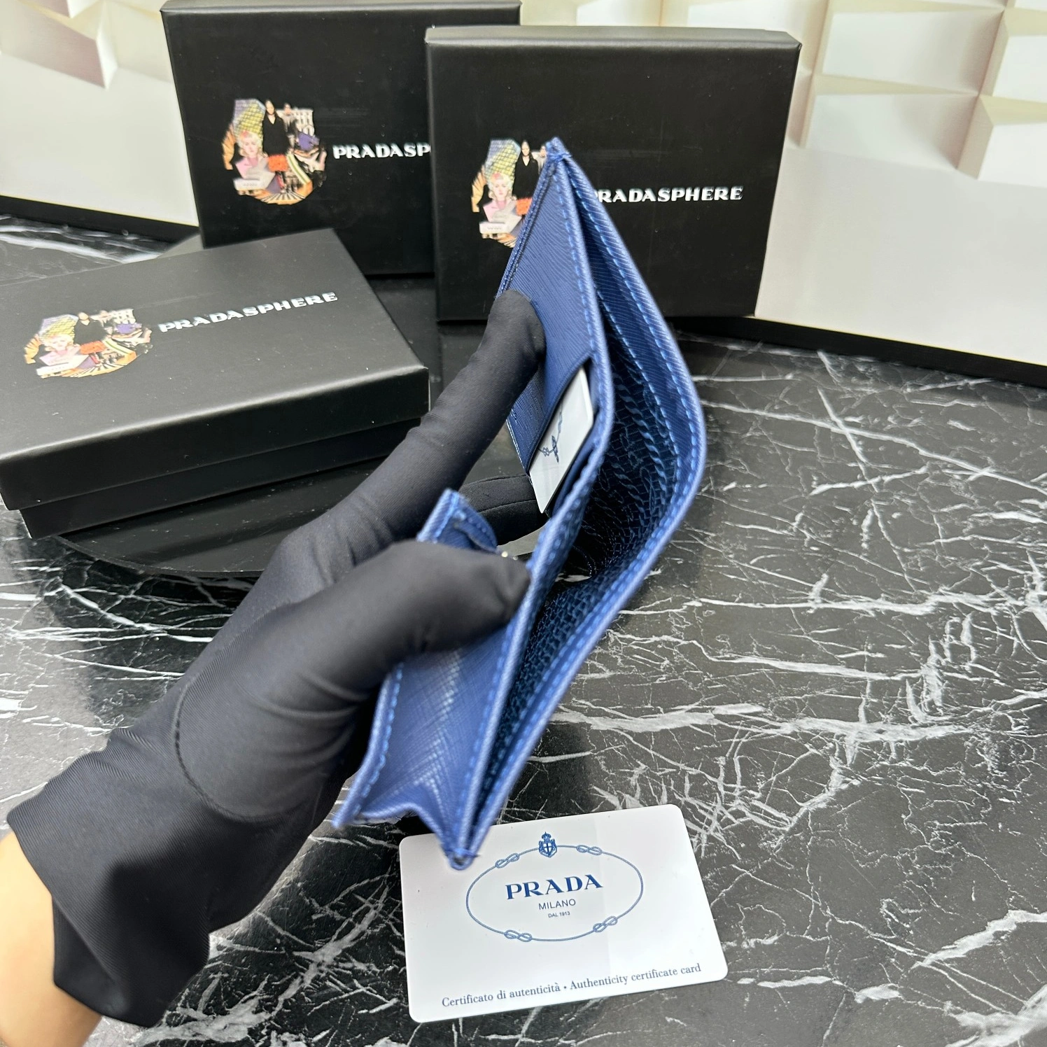 Prada Wallets For Women Durable 2381