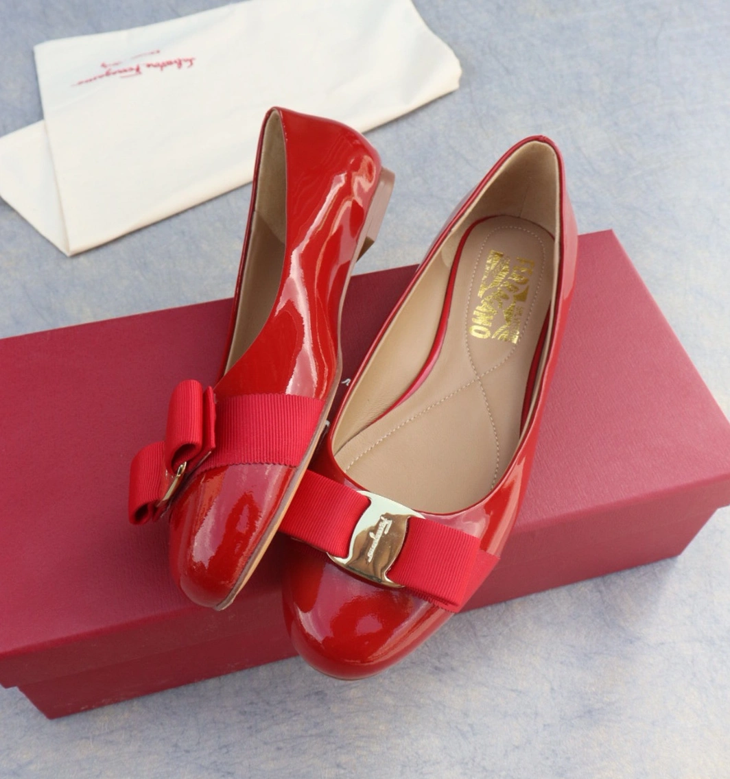 Refined 1002 Salvatore Ferragamo Flat Shoes For Women