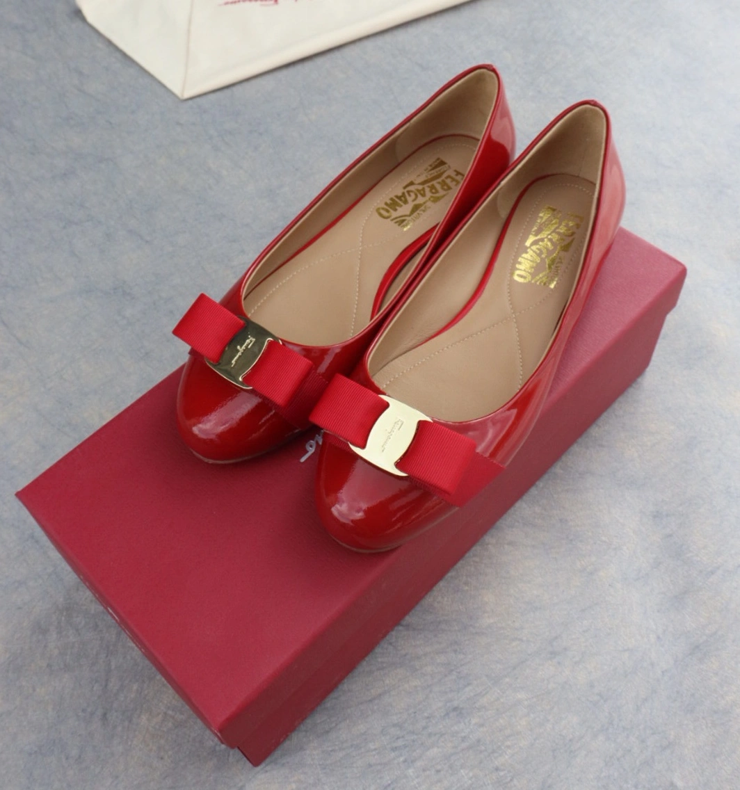 Refined 1002 Salvatore Ferragamo Flat Shoes For Women