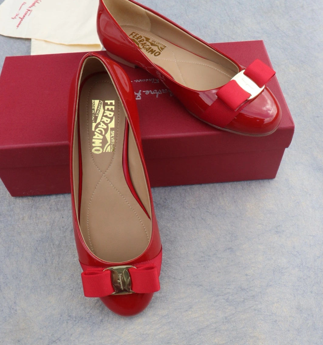 Refined 1002 Salvatore Ferragamo Flat Shoes For Women