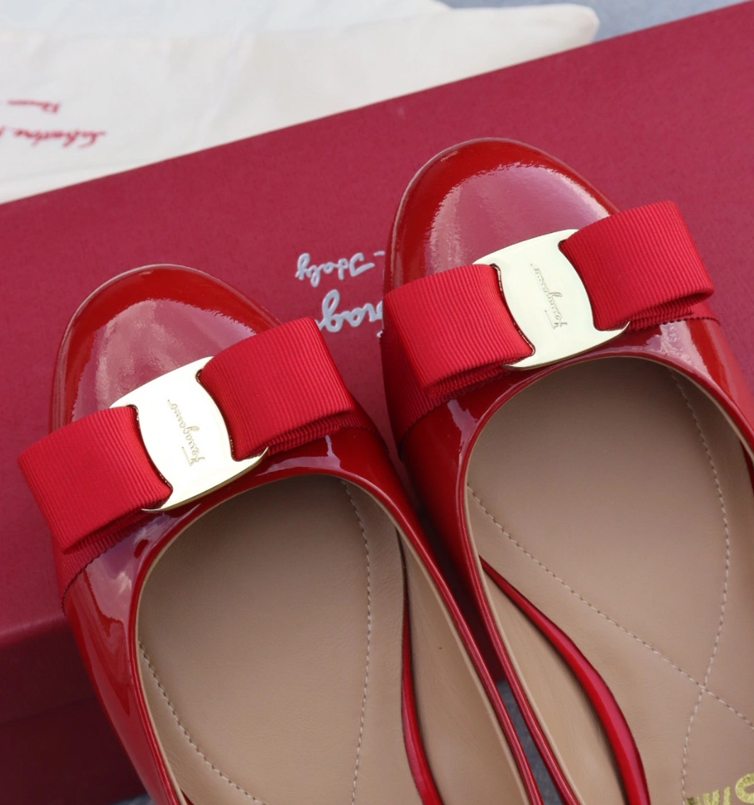Refined 1002 Salvatore Ferragamo Flat Shoes For Women