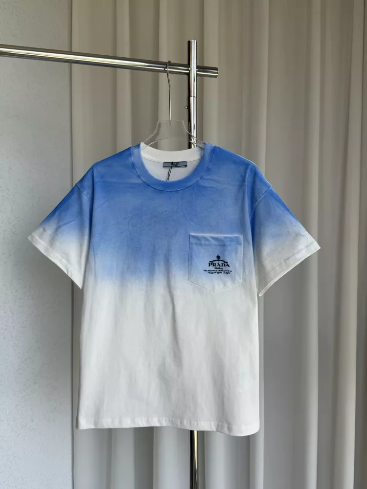 Refined 114 Prada T-Shirts Short Sleeved For Unisex