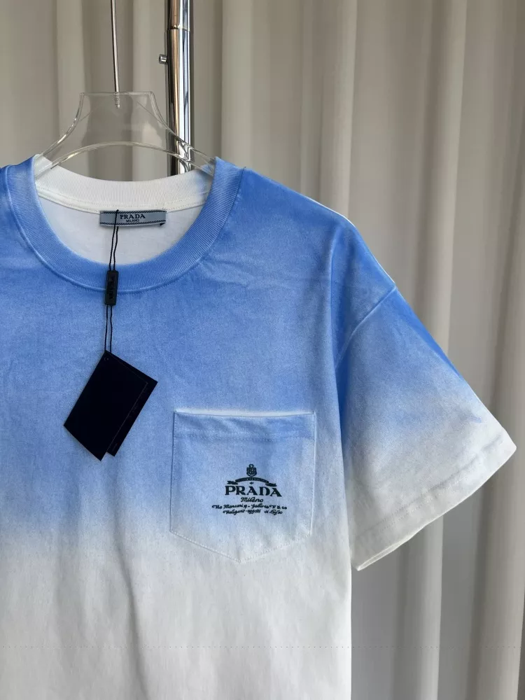 Refined 114 Prada T-Shirts Short Sleeved For Unisex