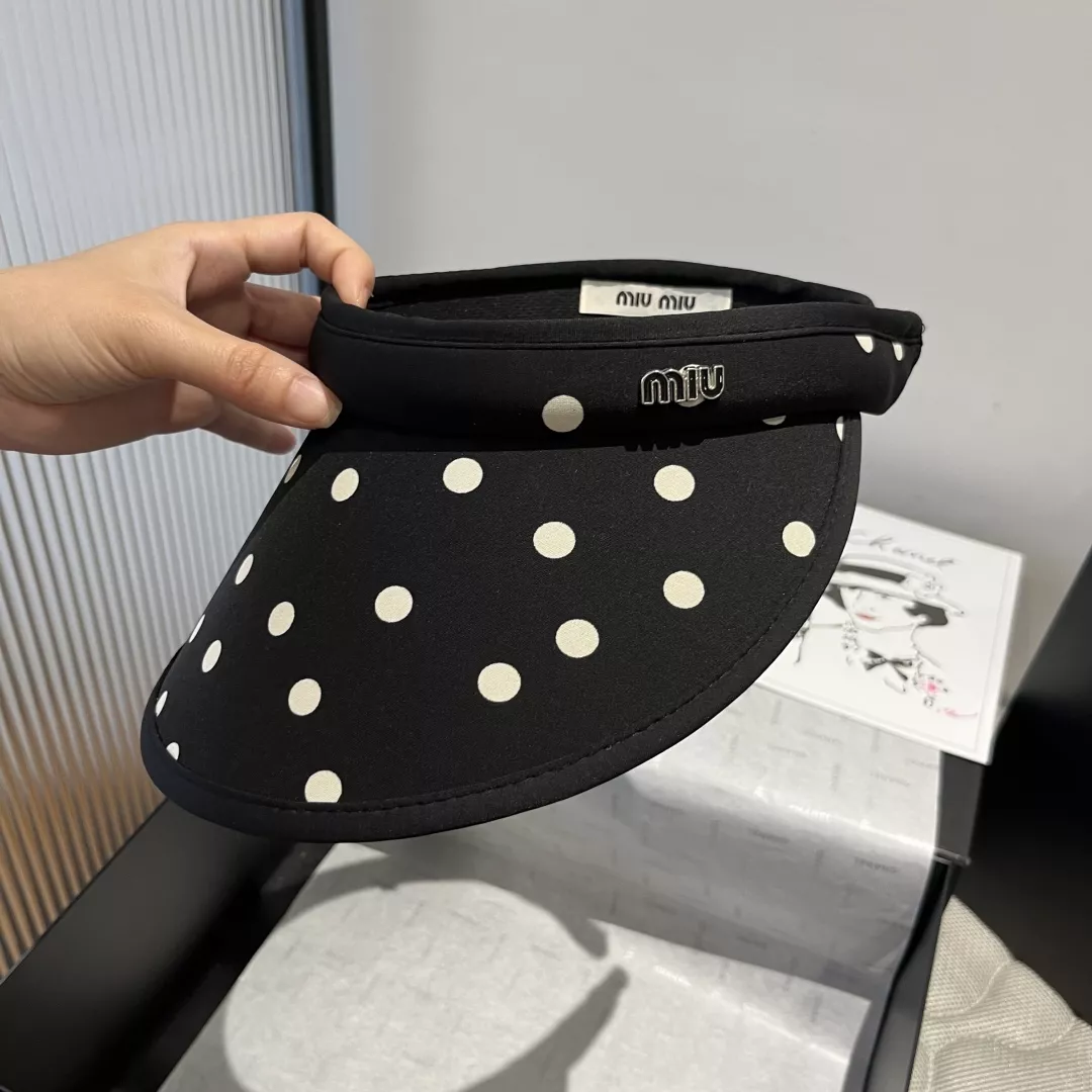 Refined 1197 MIU MIU Caps