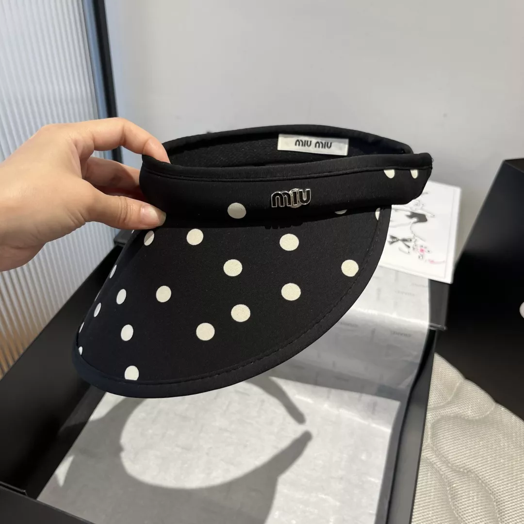 Refined 1197 MIU MIU Caps