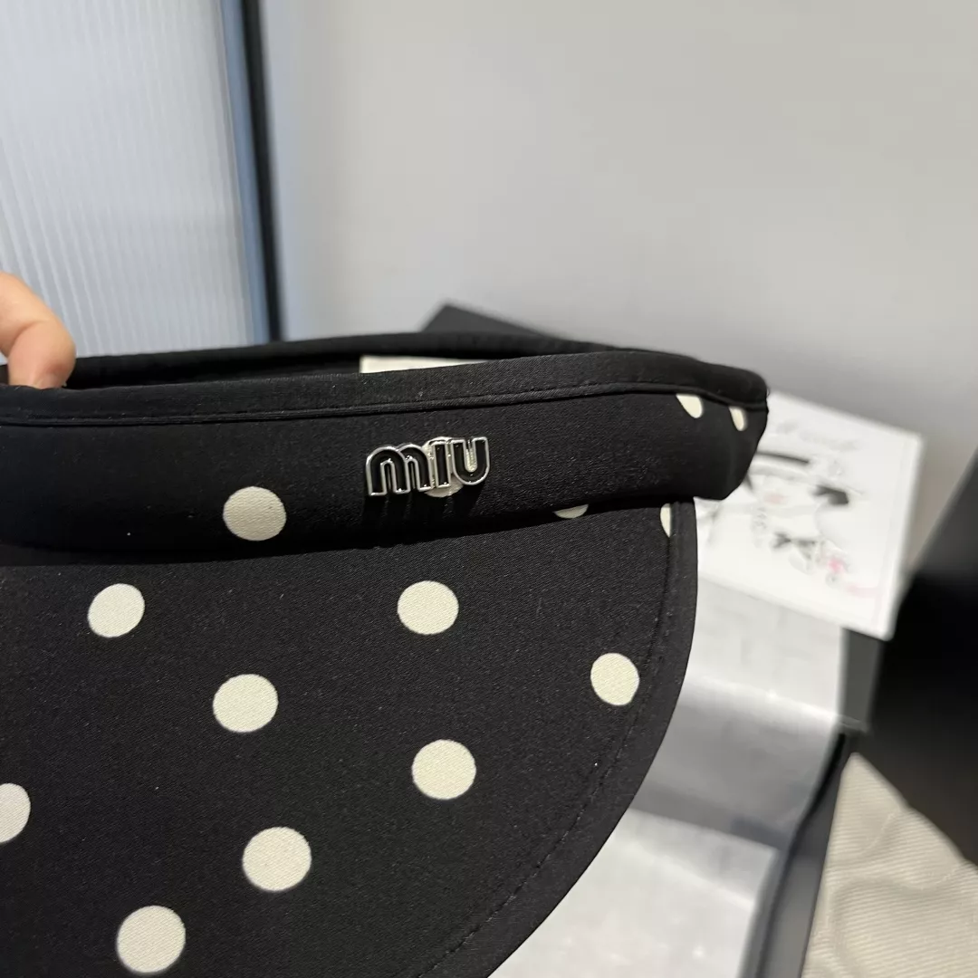 Refined 1197 MIU MIU Caps
