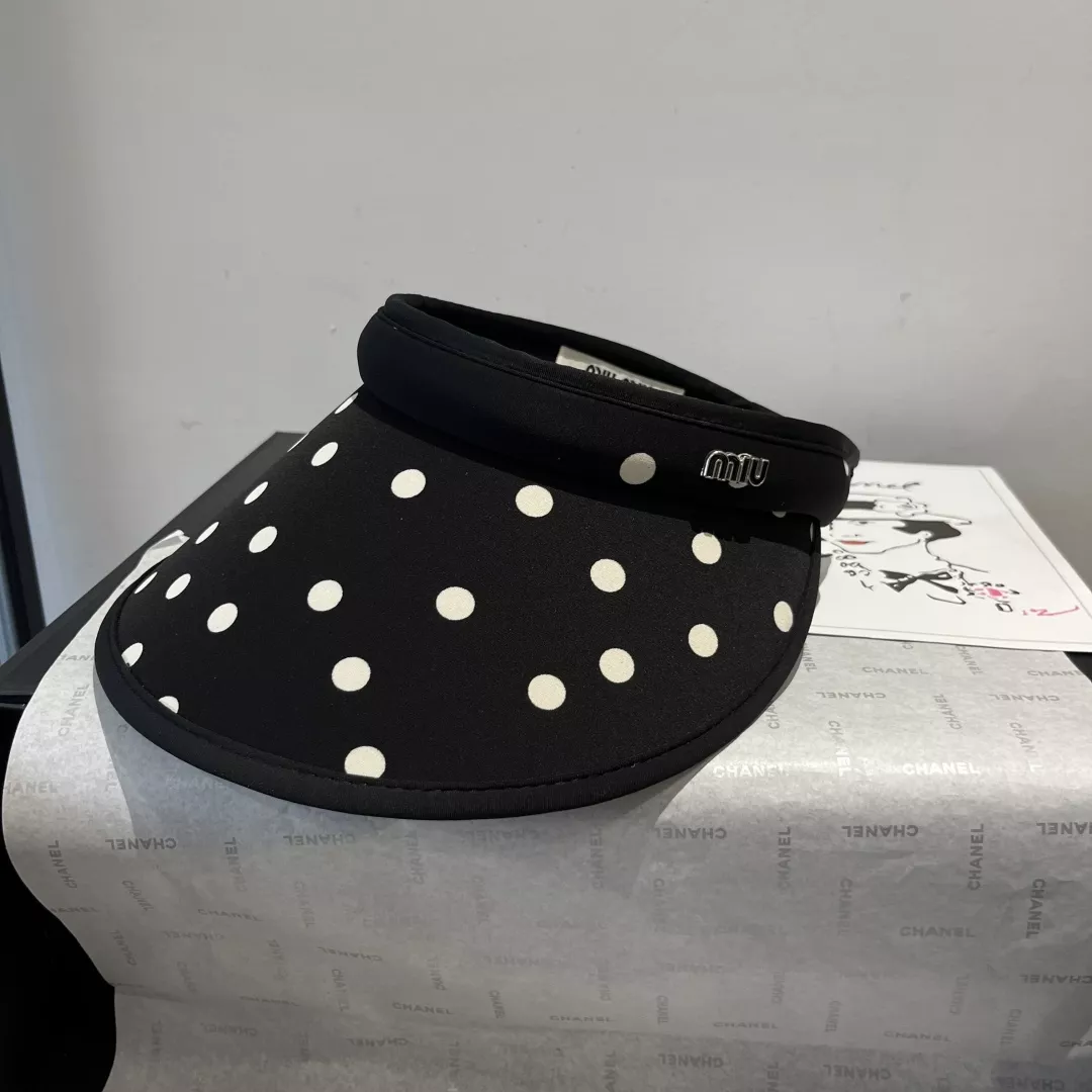 Refined 1197 MIU MIU Caps