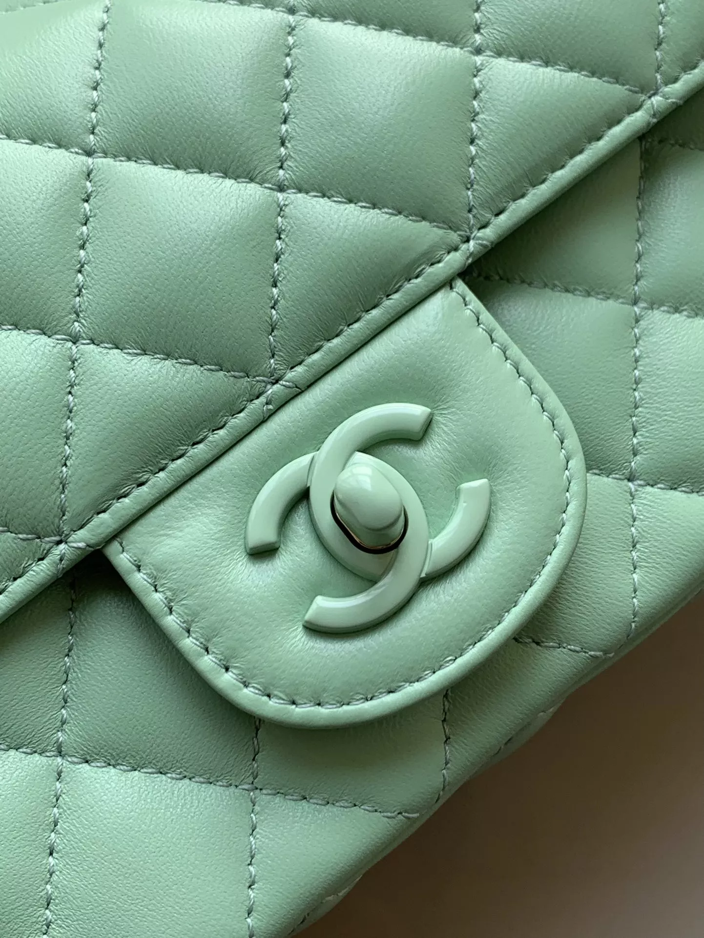 Refined 1630 Chanel AAA Quality Messenger Bags For Women