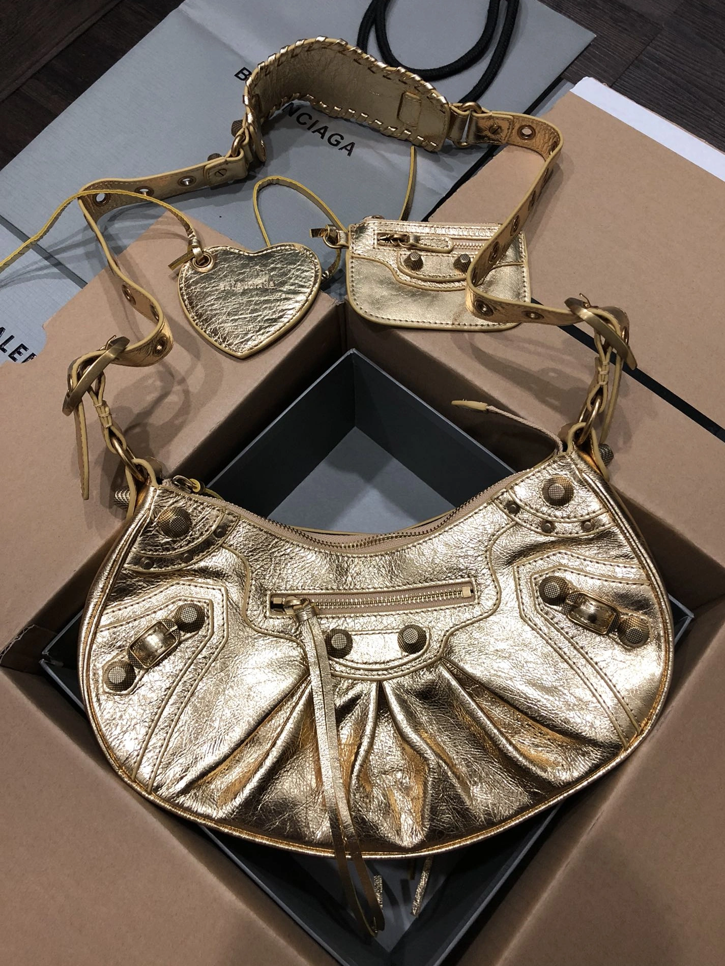 Refined 1707 Balenciaga AAA Quality Messenger Bags For Women