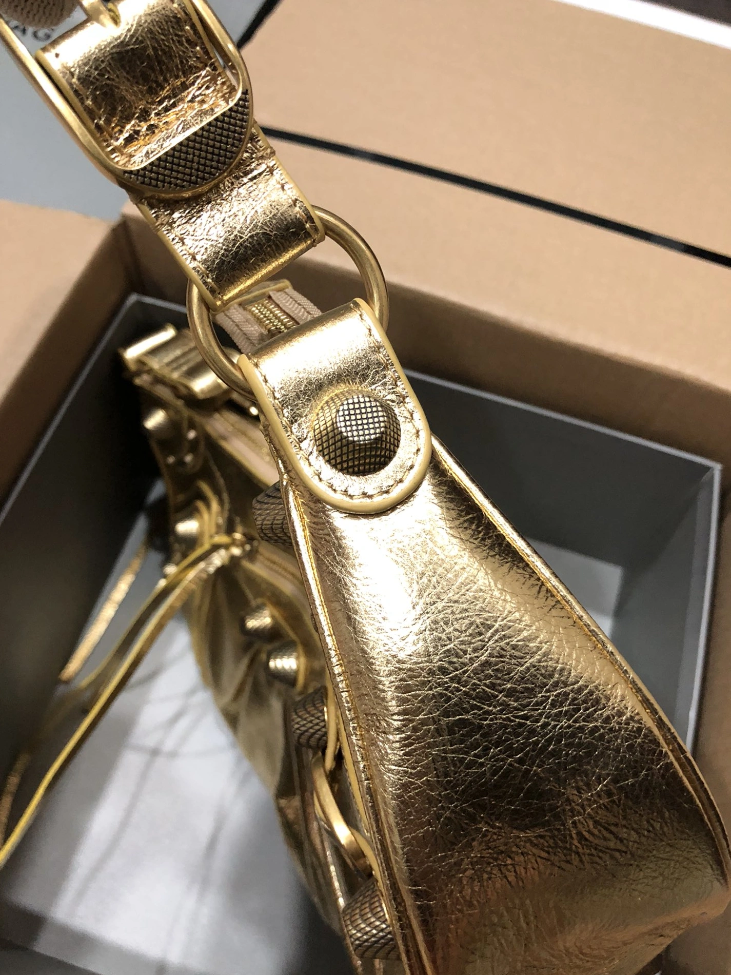 Refined 1707 Balenciaga AAA Quality Messenger Bags For Women