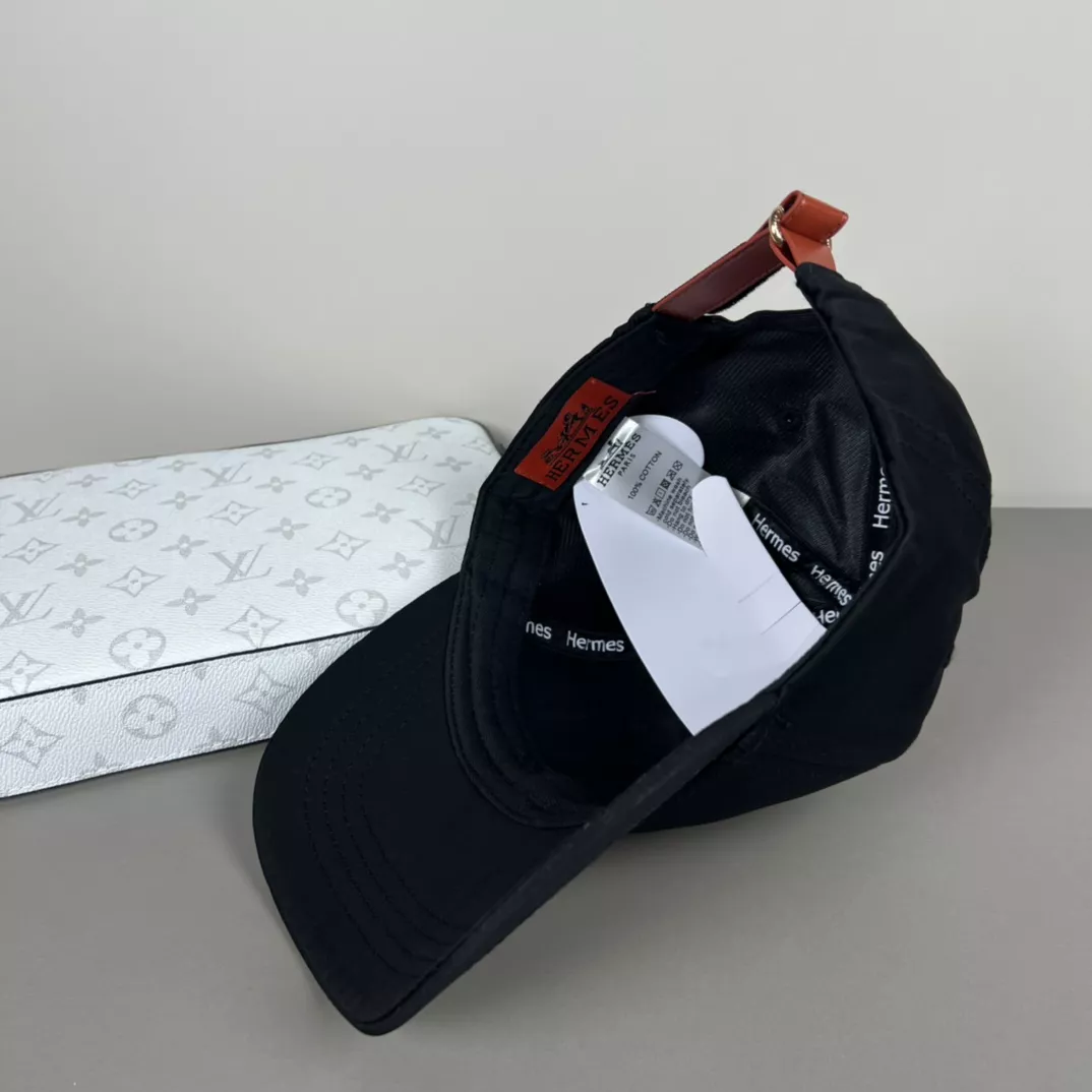 Refined 1810 Hermes Caps