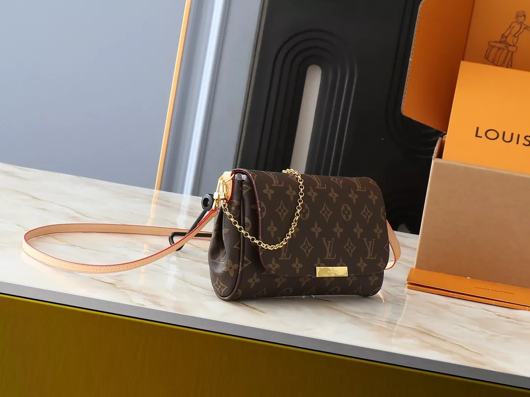Refined 1898 Louis Vuitton Messenger Bags For Women