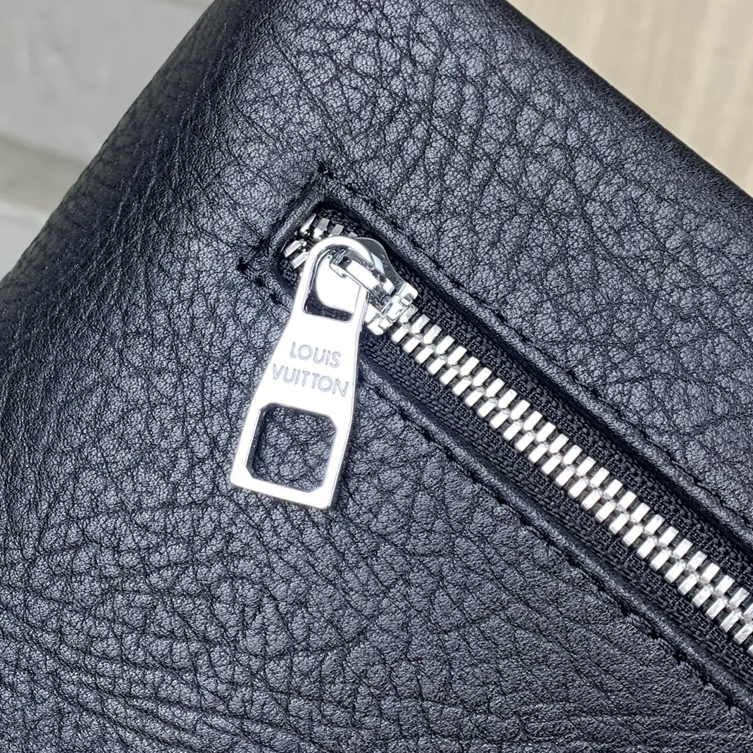 Refined 1928 Louis Vuitton AAA Man Wallets