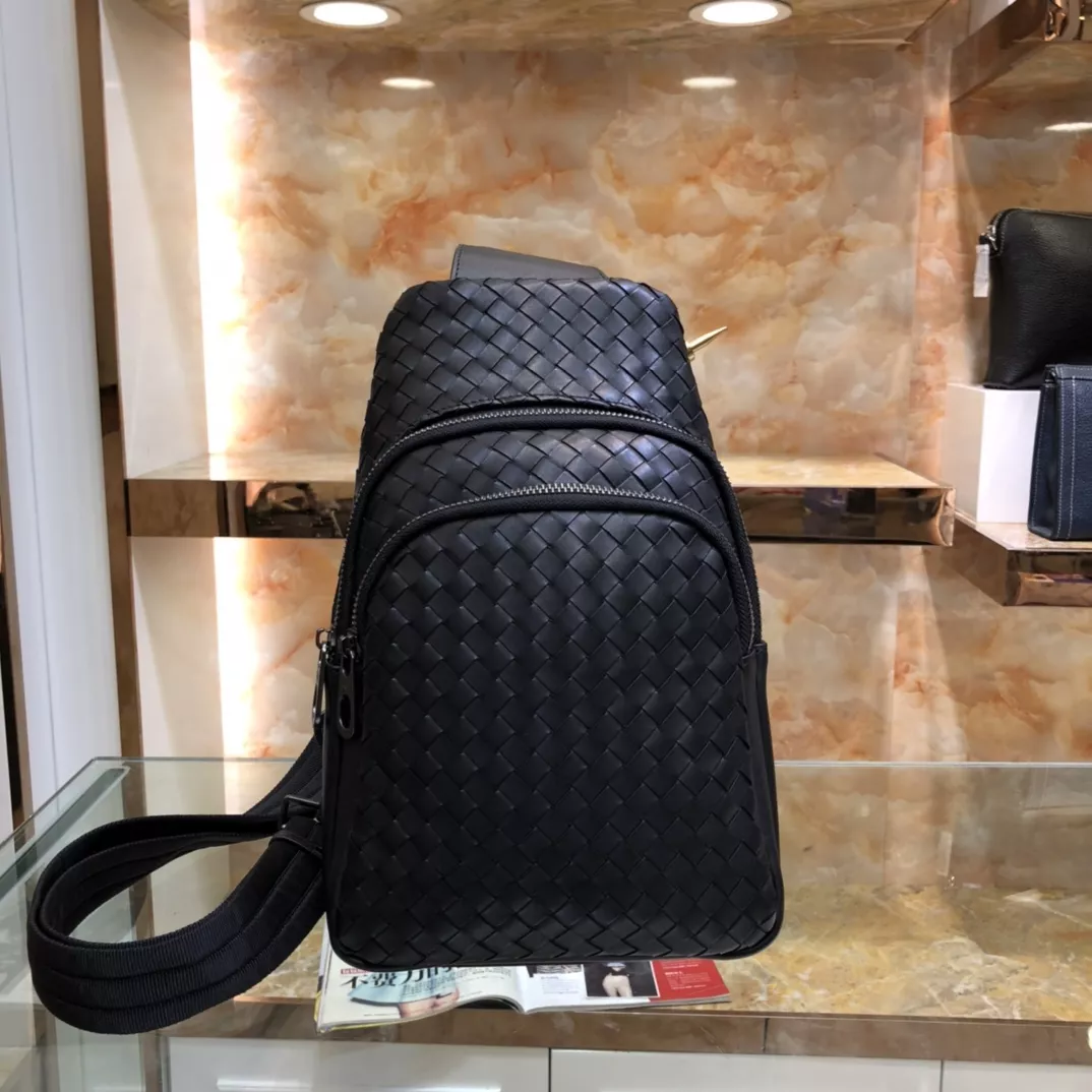 Refined 204 Bottega Veneta AAA Man Messenger Bags