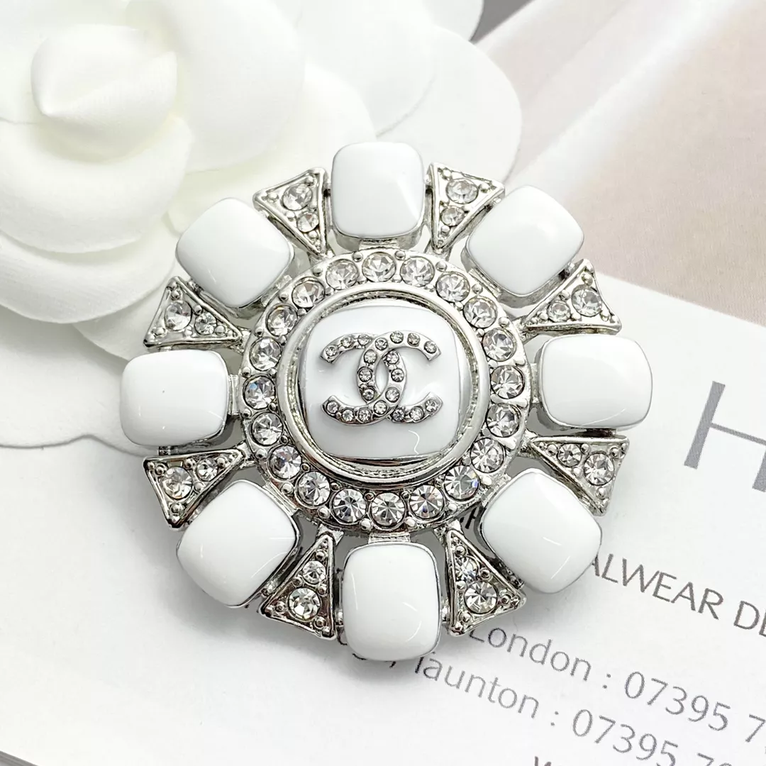 Refined 2080 Chanel Brooches For Women
