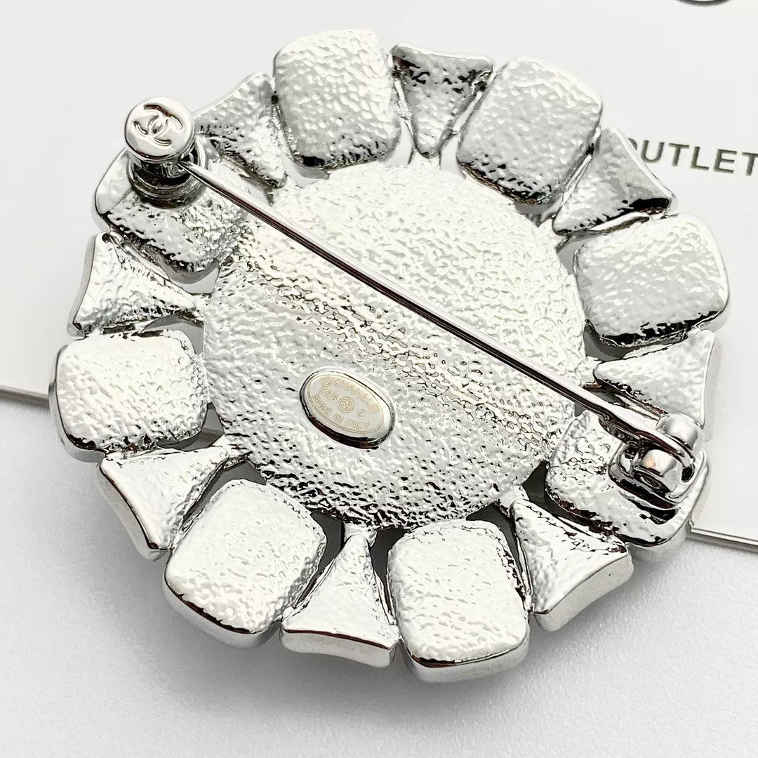 Refined 2080 Chanel Brooches For Women