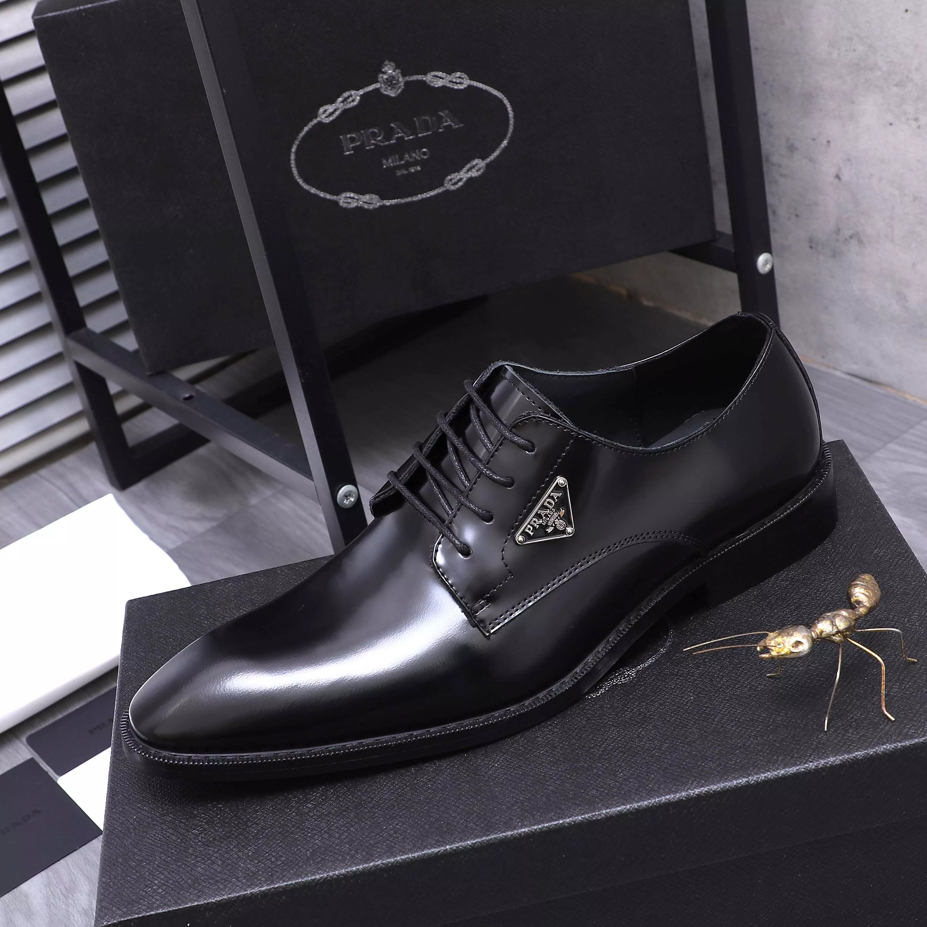 Refined 241 Prada Leather Shoes For Men