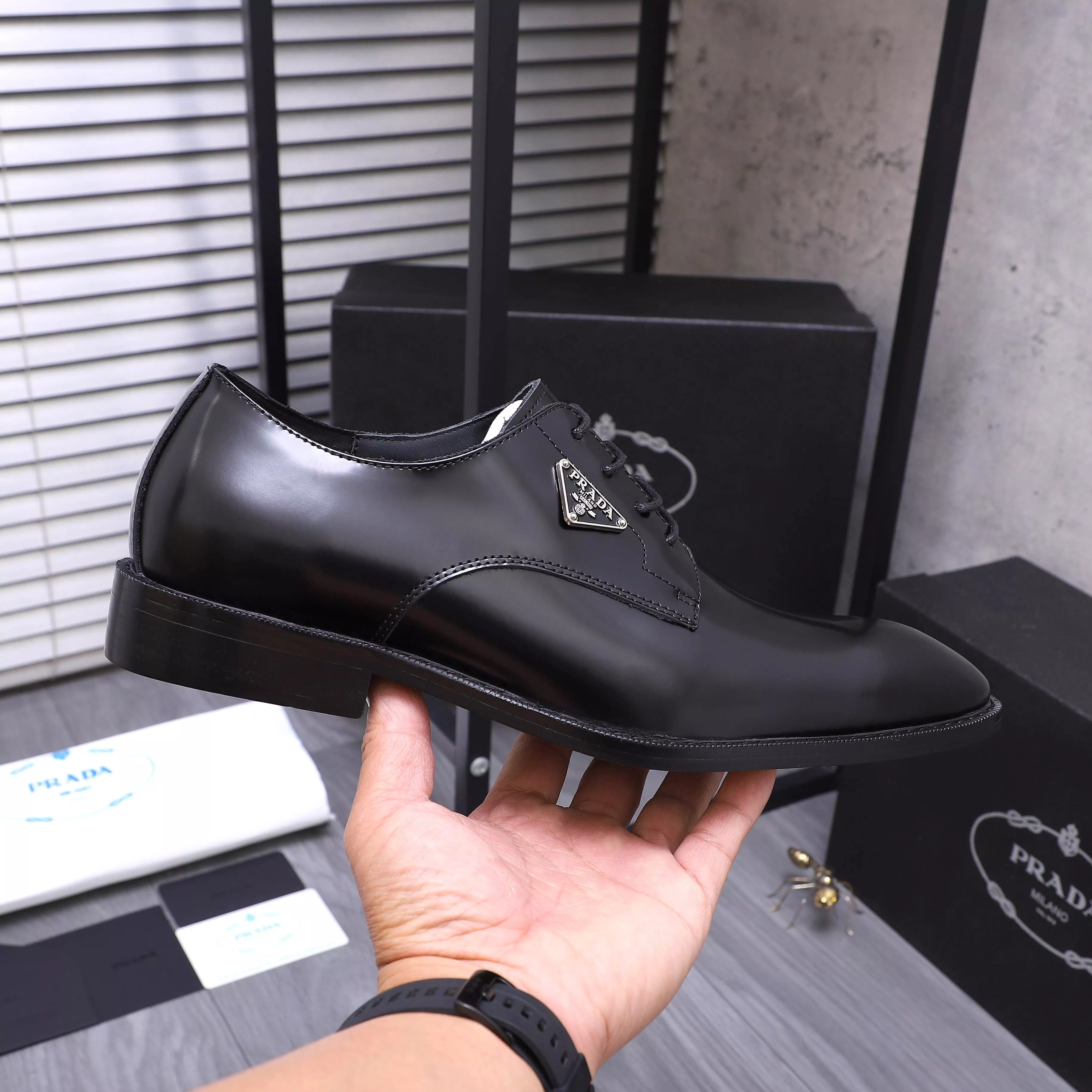 Refined 241 Prada Leather Shoes For Men