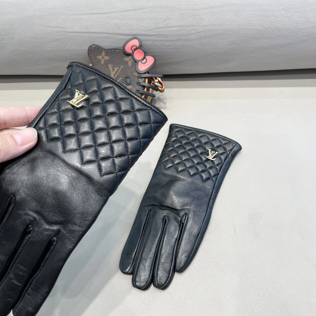 Refined 2516 Louis Vuitton LV Gloves For Women