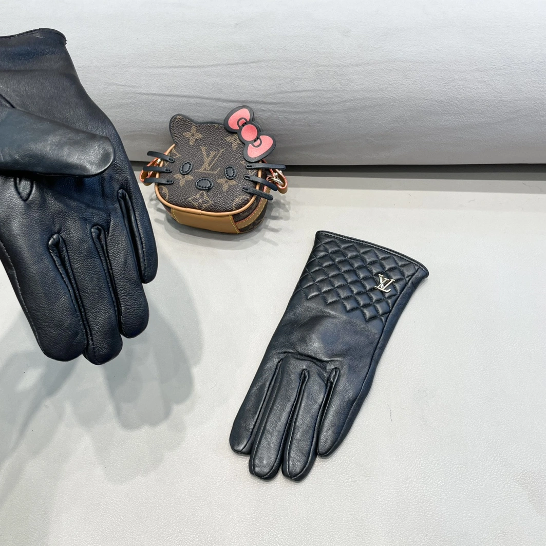 Refined 2516 Louis Vuitton LV Gloves For Women