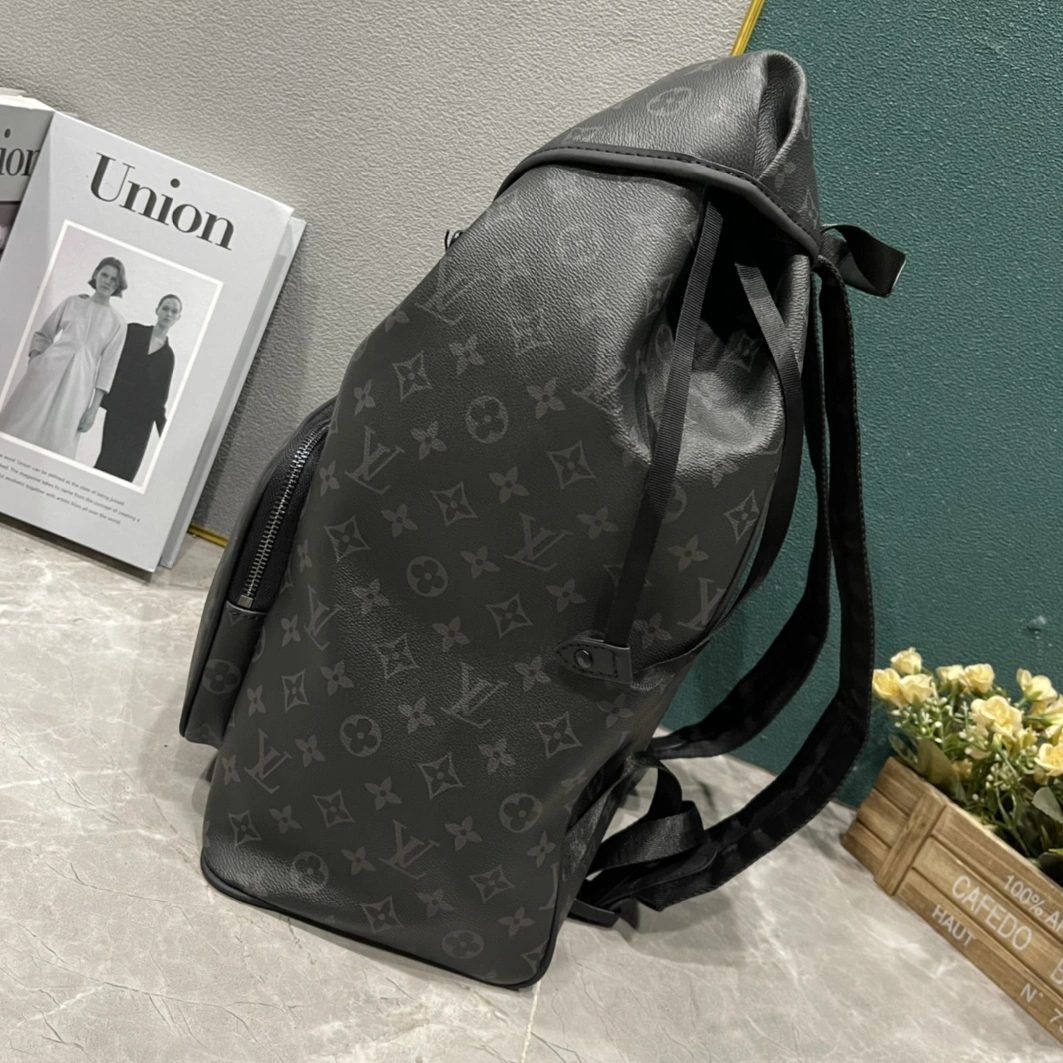 Refined 2560 Louis Vuitton LV AAA Man Backpacks