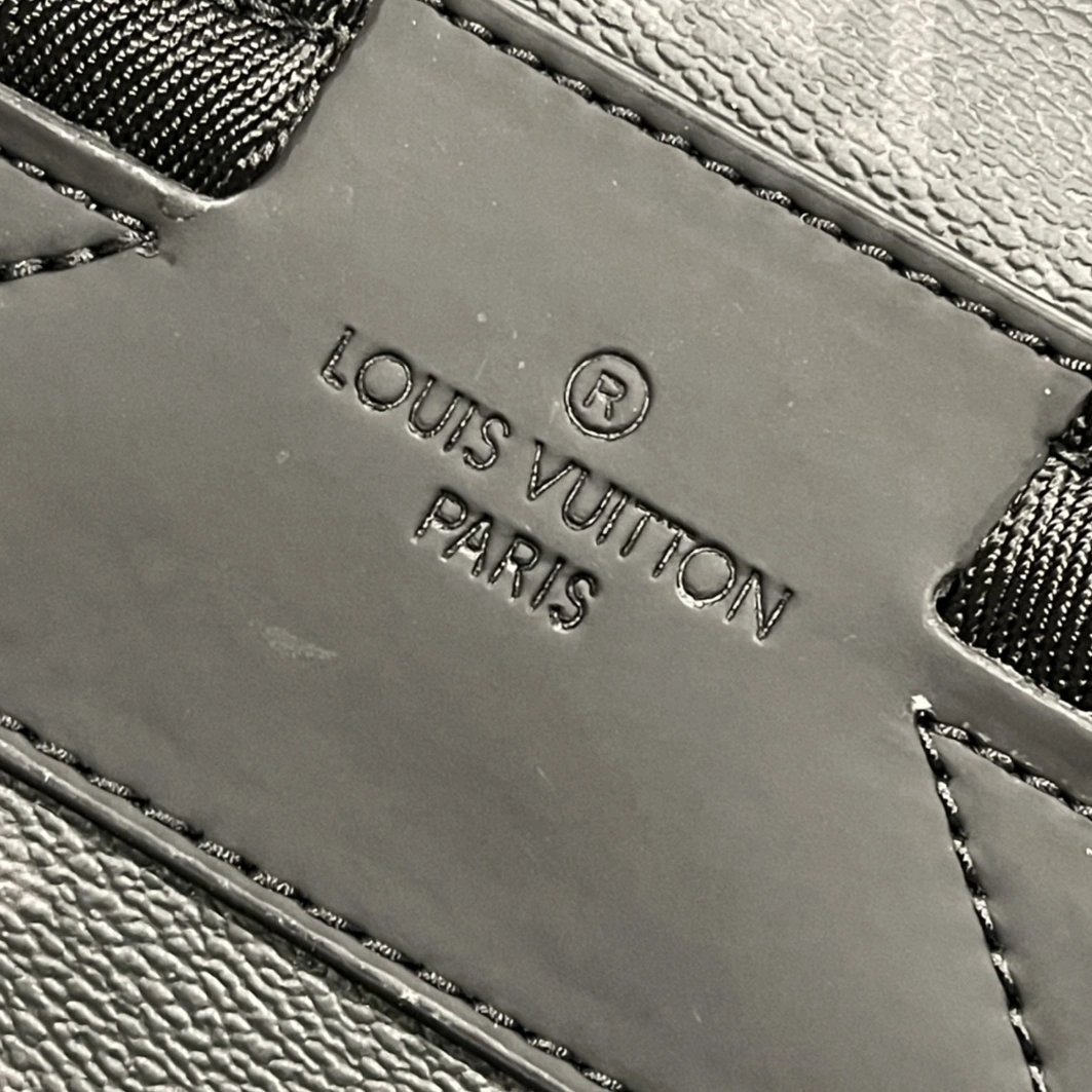 Refined 2560 Louis Vuitton LV AAA Man Backpacks