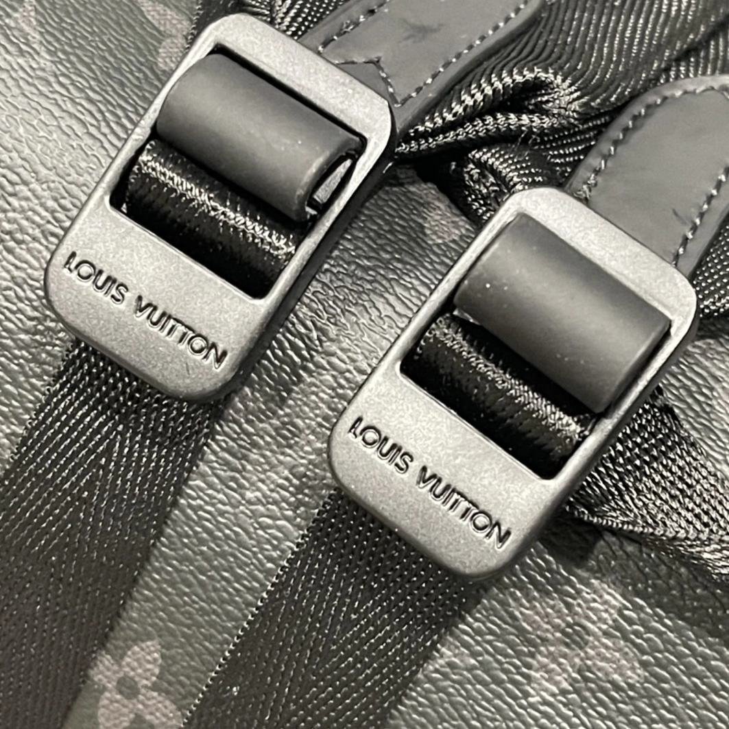 Refined 2560 Louis Vuitton LV AAA Man Backpacks