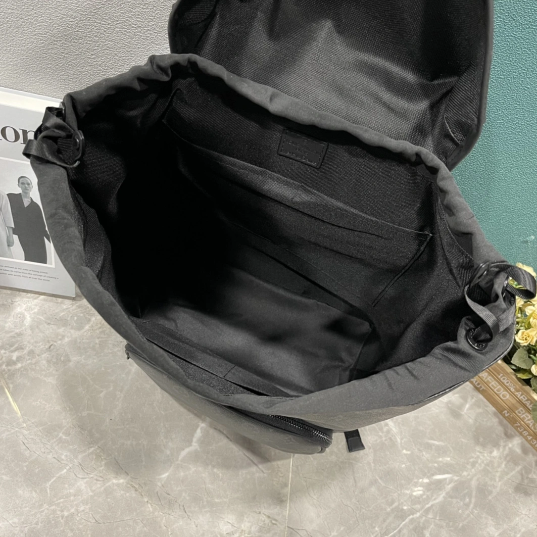 Refined 2560 Louis Vuitton LV AAA Man Backpacks
