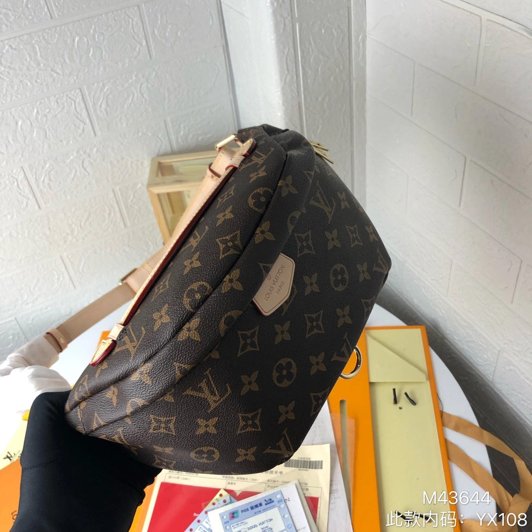 Refined 2586 Louis Vuitton AAA Quality Messenger Bags For Women