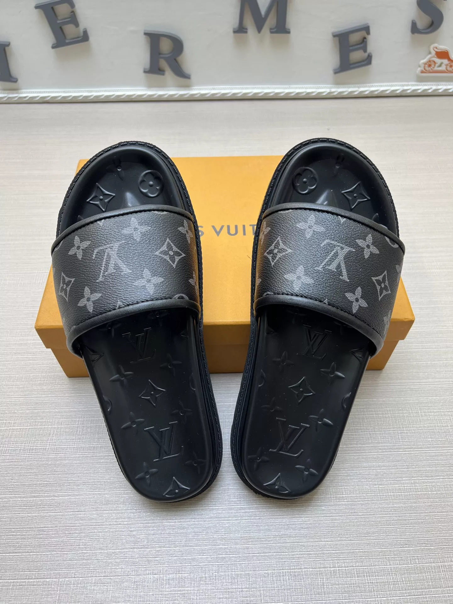 Refined 2591 Louis Vuitton Slippers For Men